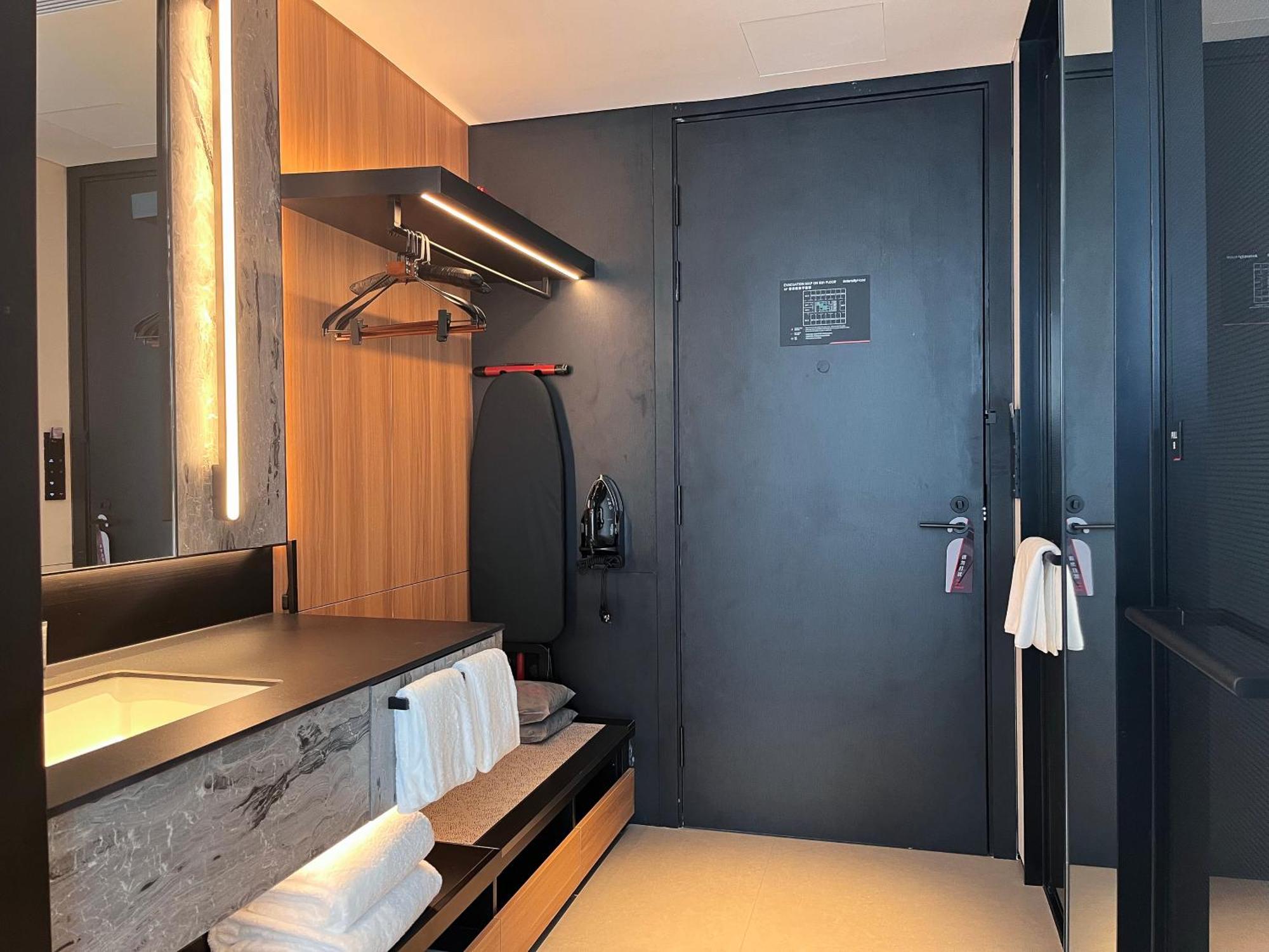 Intercity Hotel Guangzhou South Railway Station - Free Minibar Including Erdinger Weissbier エクステリア 写真