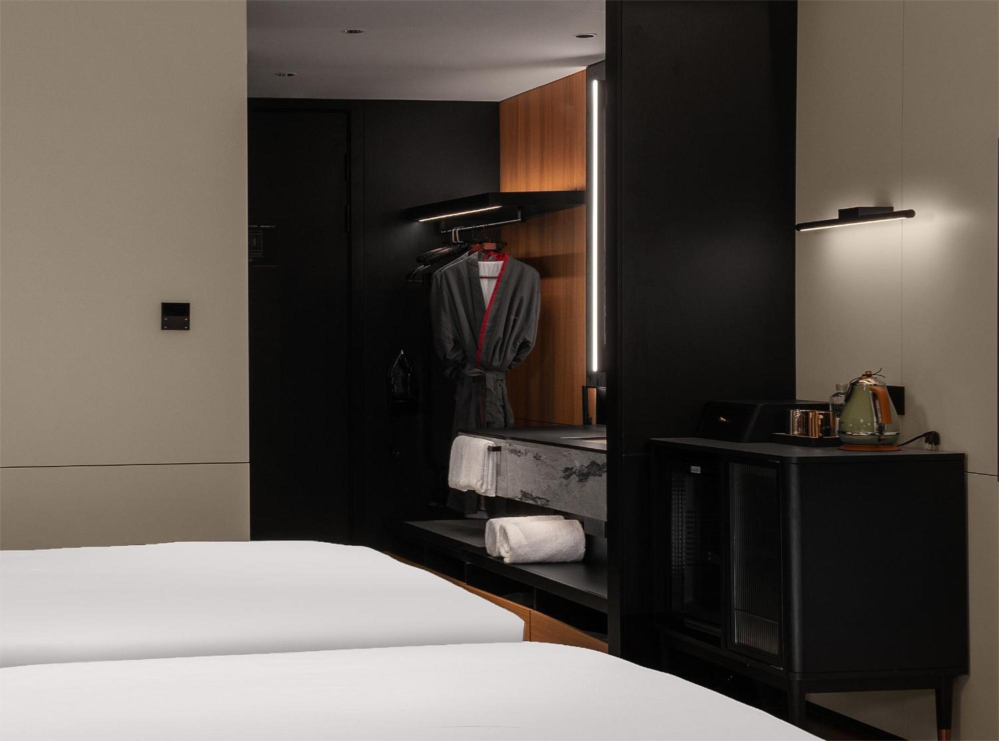 Intercity Hotel Guangzhou South Railway Station - Free Minibar Including Erdinger Weissbier エクステリア 写真